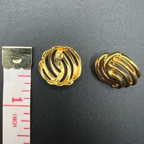 Vintage Monet Love Knot Gold Tone Earrings - Picture 3 of 4